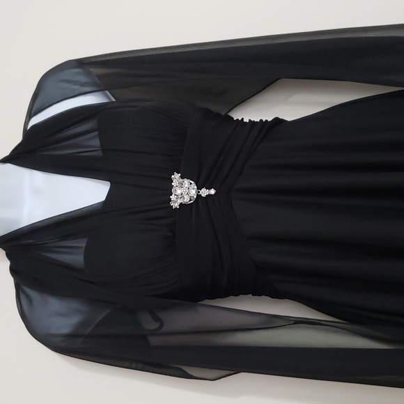 Let's Fashion Black Dress With Shawl - Picture 10 of 13